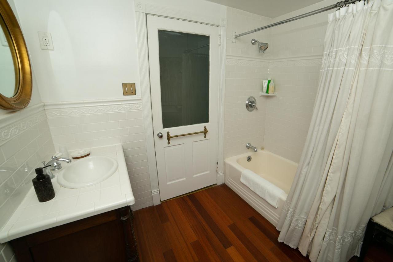 Faunbrook Bed & Breakfast (Adults Only) West Chester Habitación foto